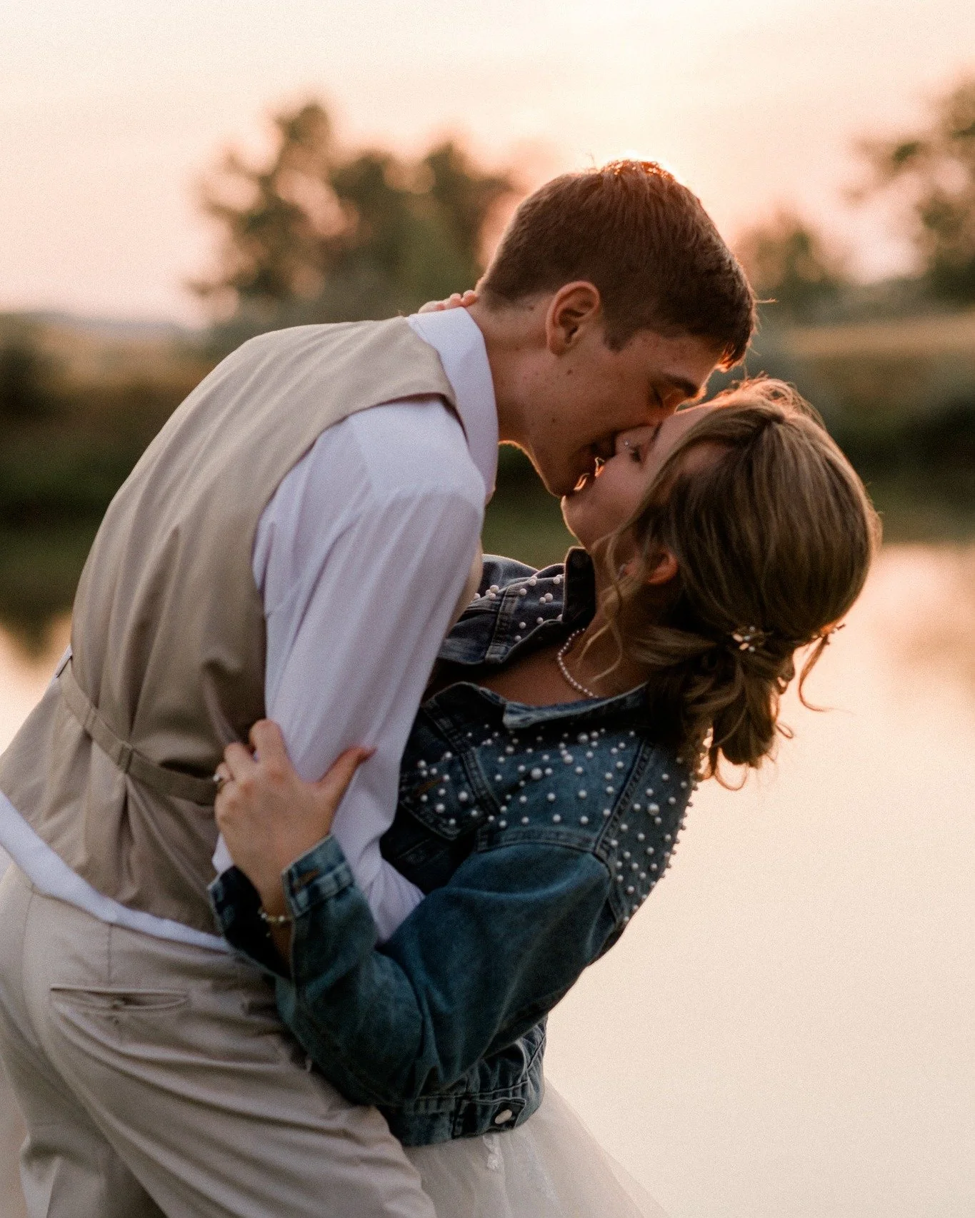 The feeling you get after the end of a perfect day, after long planning and the best memories made, you get the calm that you FINALY did it! 
#sunsetphotography #weddinginspo #sunset