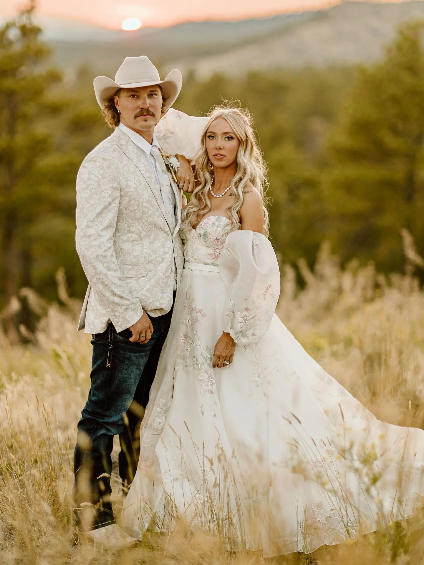 The Guisti's :) 

What a lovely Montana wedding! Such a precious day full of emotion

@chelsey_a_guisti  @tate_guisti #weddings #wedding #weddingday #weddinglook #weddinginspiration