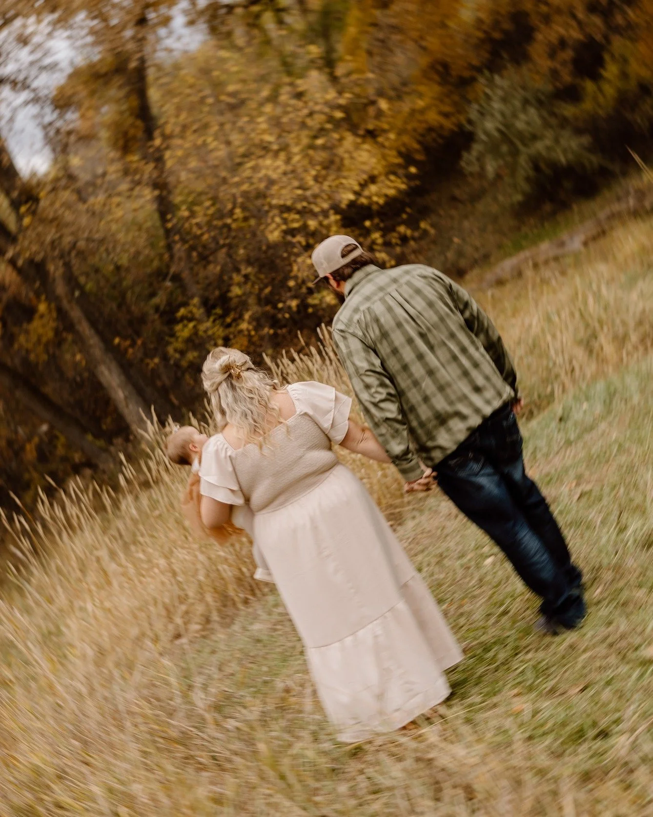 How do you all feel about photos like these? 

This was taken by Kayla by accident, but it's such a fun artistic feel of a moment. Its becoming a trend in photography to have the blurry, randomly taken shots.

What do you think? 
Artistic and trendy,