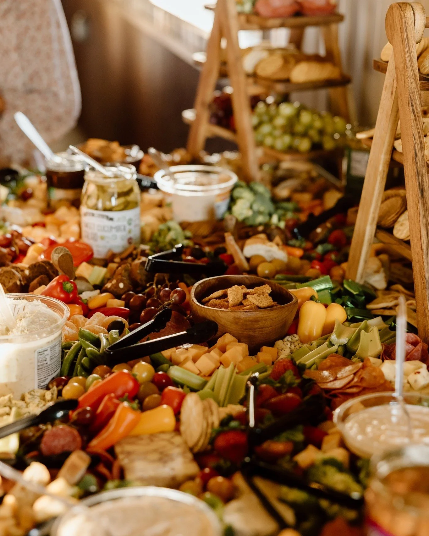 Charcuterie Time!! We are obsessed with meat and cheese boards, and this wedding even had a sweet treat board! Amazing work by the mother of the bride, who absolutely adores to put together boards. We think she knocked it out of the park!

So aesthet