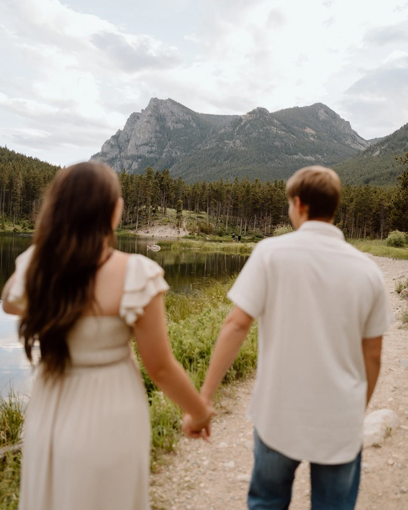 If you could take your engagement photos anywhere, where would it be?

Tell us in the comments! 👇👇

Also we travel 😘🙃