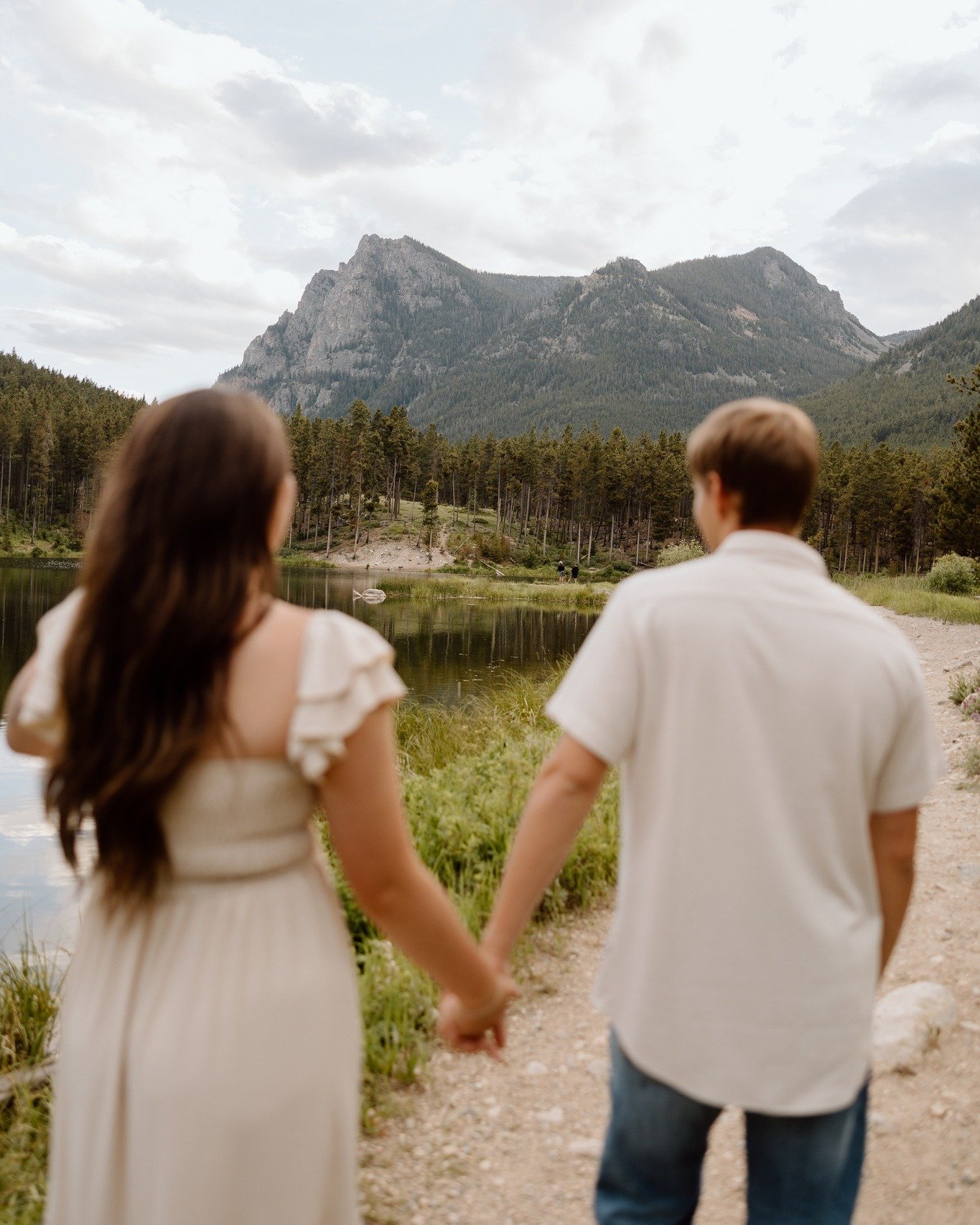 If you could take your engagement photos anywhere, where would it be?

Tell us in the comments! 👇👇

Also we travel 😘🙃