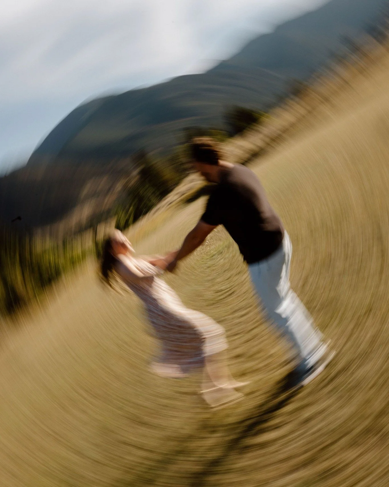 Let's talk Motion blur! Do you love some motion blur in your images, or do you want them all to be tack sharp? We like to incorporate some intentional motion blur during moments when it calls for it. It gives a cinematic vibe when its fun moments bet