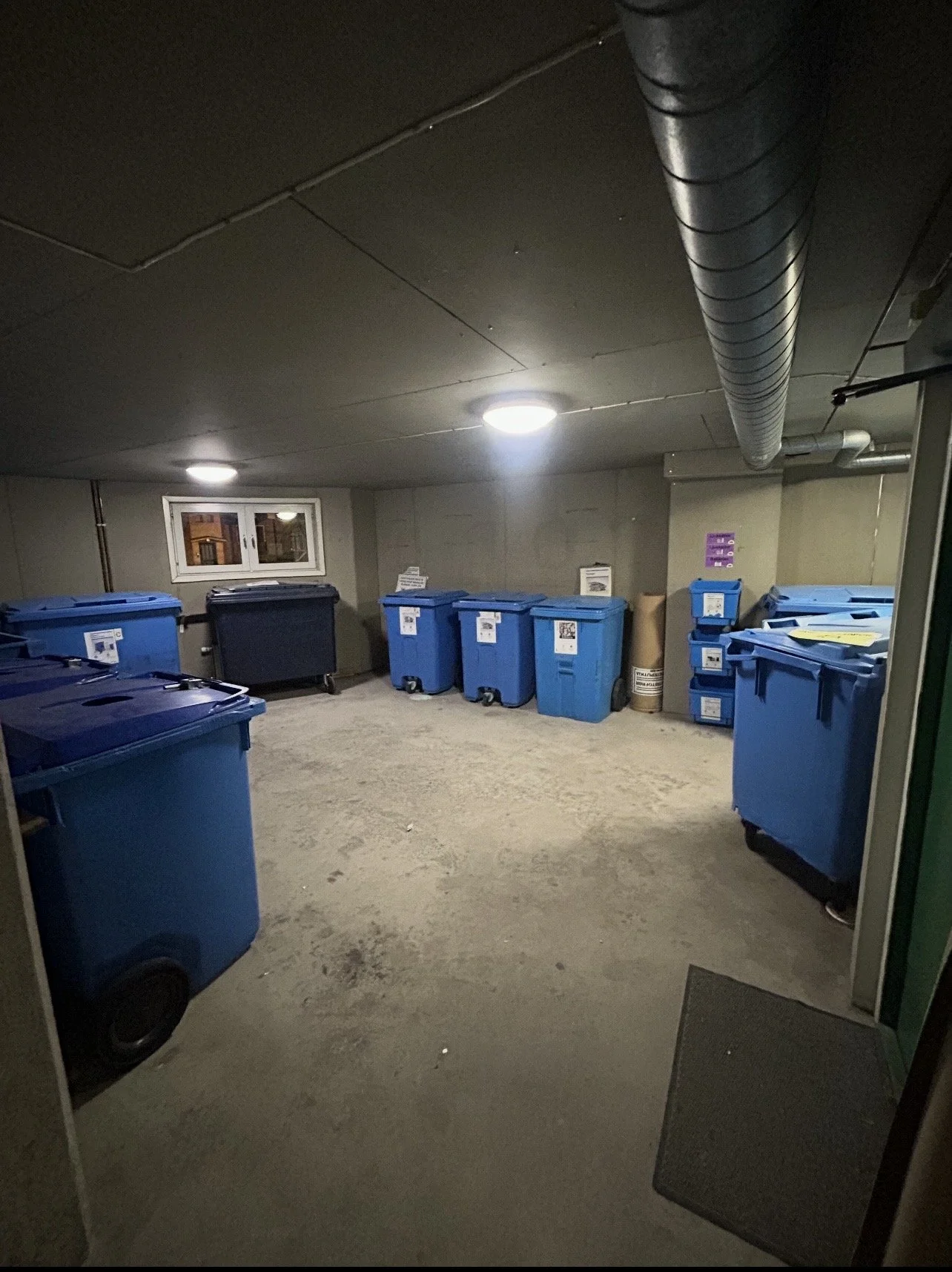 Miljörum före målning och renovering