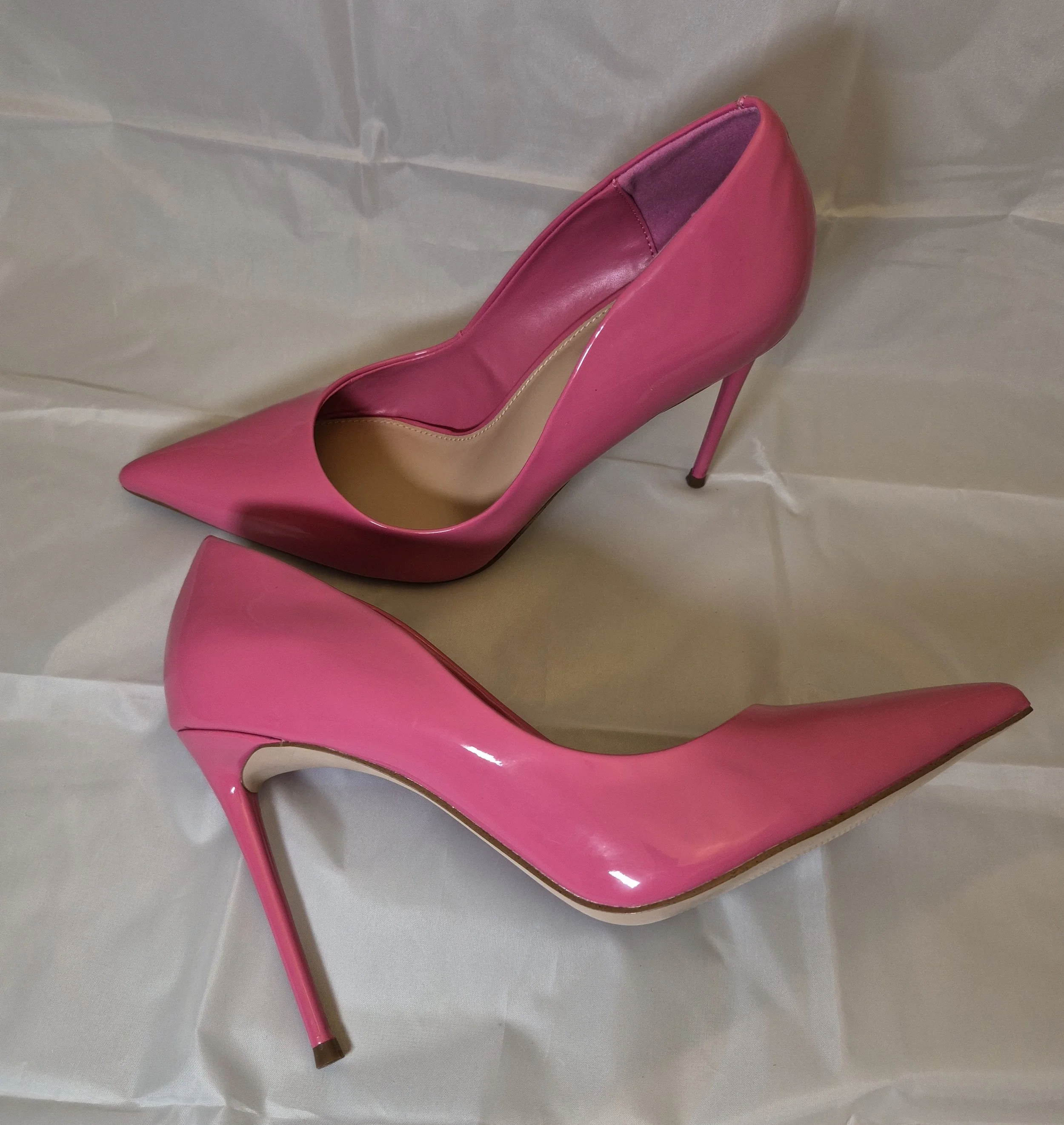 Pink Pointed-Toe Pumps in a Timeless Silhouette