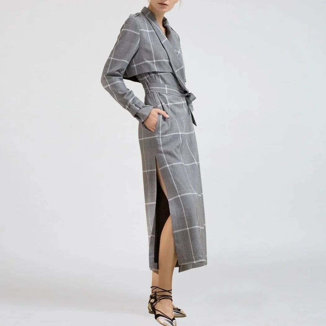 Tijdloze lange trenchcoat met ruitmotief