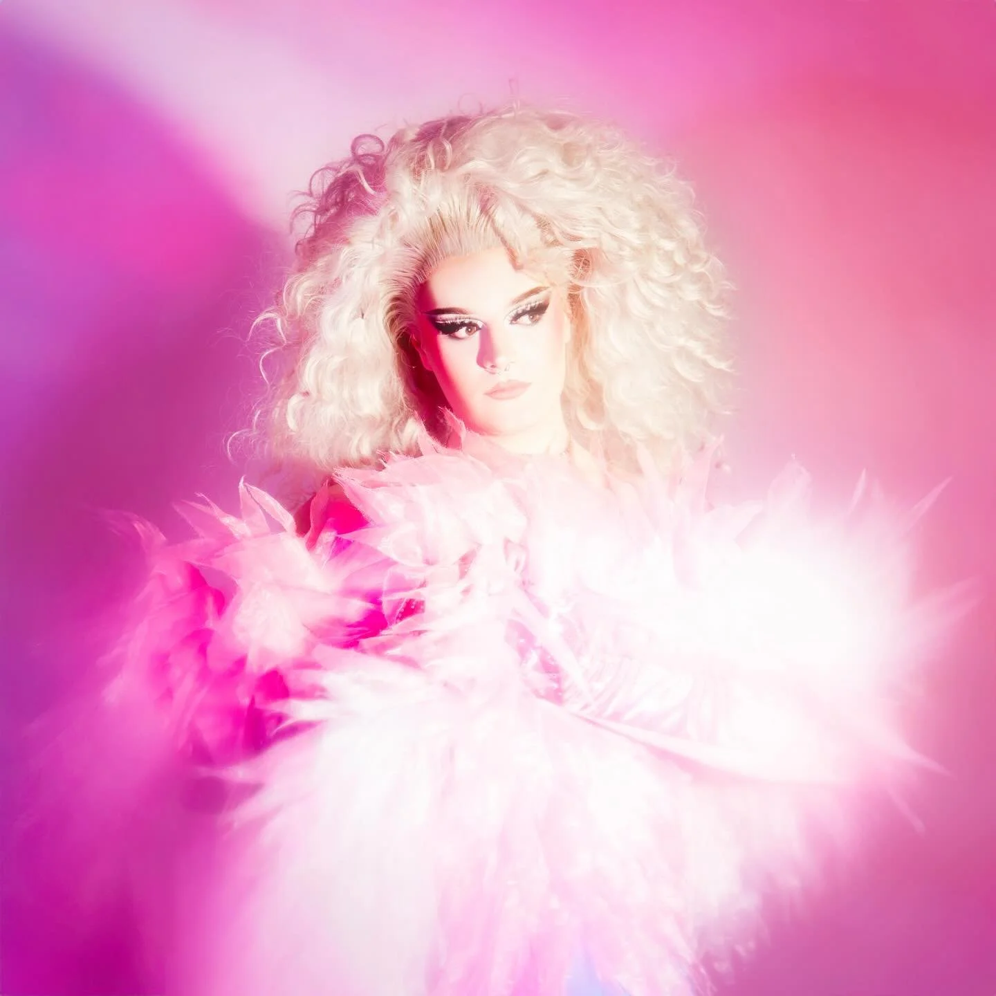 🌸Had the pleasure to shoot with the cuntiest duo, the divas @callhermisfit and @theemberly.🌸

We shot together for the first time a year ago and it's so nice to see the growth in their artistry, craft and beauty. 

Blurring the line between diva, d