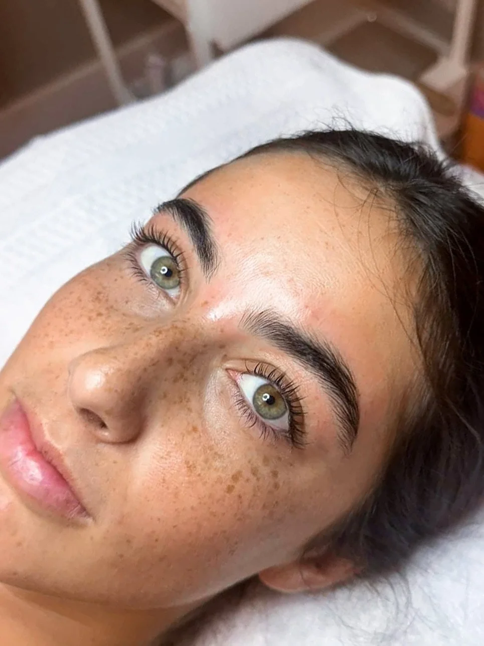 Beautiful Eyelash Lift &amp; Brow Shaping by our Esthetician @jada_thebeautybar 

📞 805-451-9324
💻 sbbeautybar.com
📍 1221 State Street Suite 11

#santabarbaraspa #santabarbaraesthetician #santabarbaraeyelashlift #santabarbarabrows #santabarbaraski
