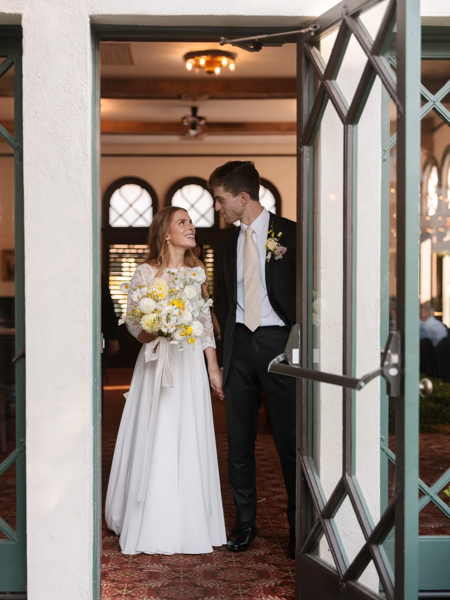 Kayla felt more comfortable with a minimal makeup look for her Wedding Day- we opted for soft pinks on the eyes and fresh skin, absolutely beautiful result.

The Beauty Bar H &amp; M
Photographer @linabellweddings 

#santabarbarawedding #santabarbara