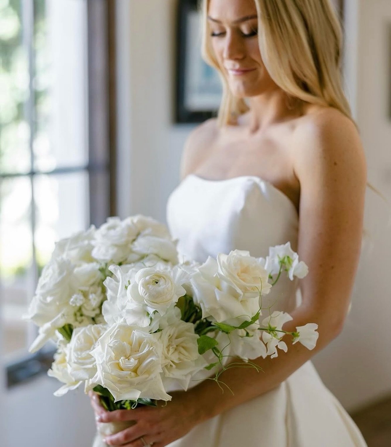 The Beauty Bar H | M

Florals @boho_chic_dreams 
Photographer @spostophoto 

#santabarbarawedding #santabarbara #weddingstyle