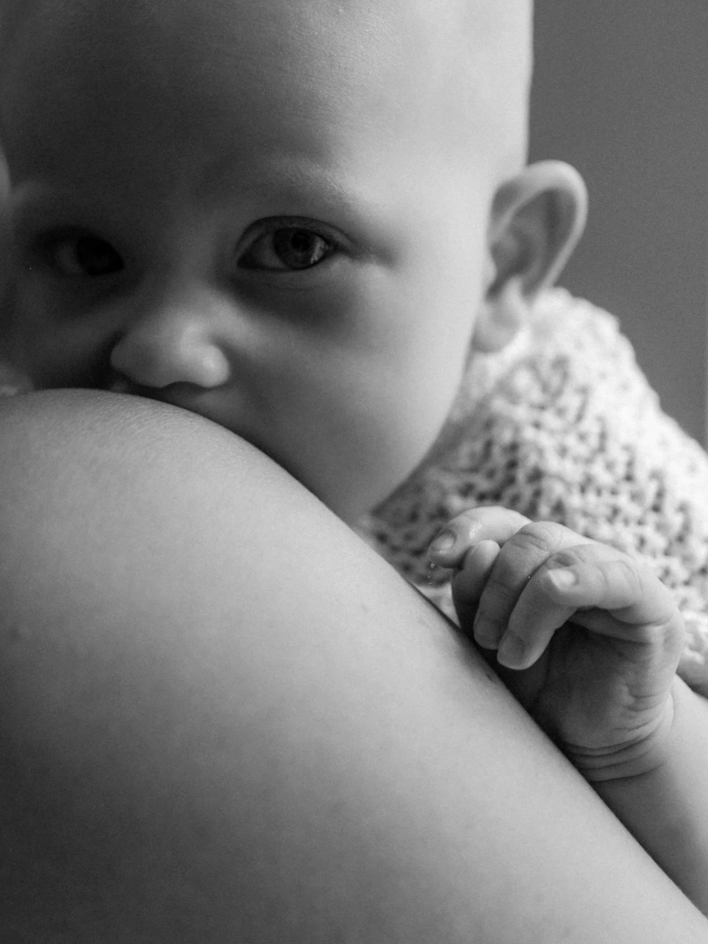 De wereld van de allerkleinste

Zo klein, maar al z&oacute; aanwezig. Ze ontdekken, kijken, voelen. Alles is nieuw, alles is magie.
En juist dat vind ik zo mooi om vast te leggen: het begin van hun wereld, zoals die nu is.

Beelden van jouw kleine wo