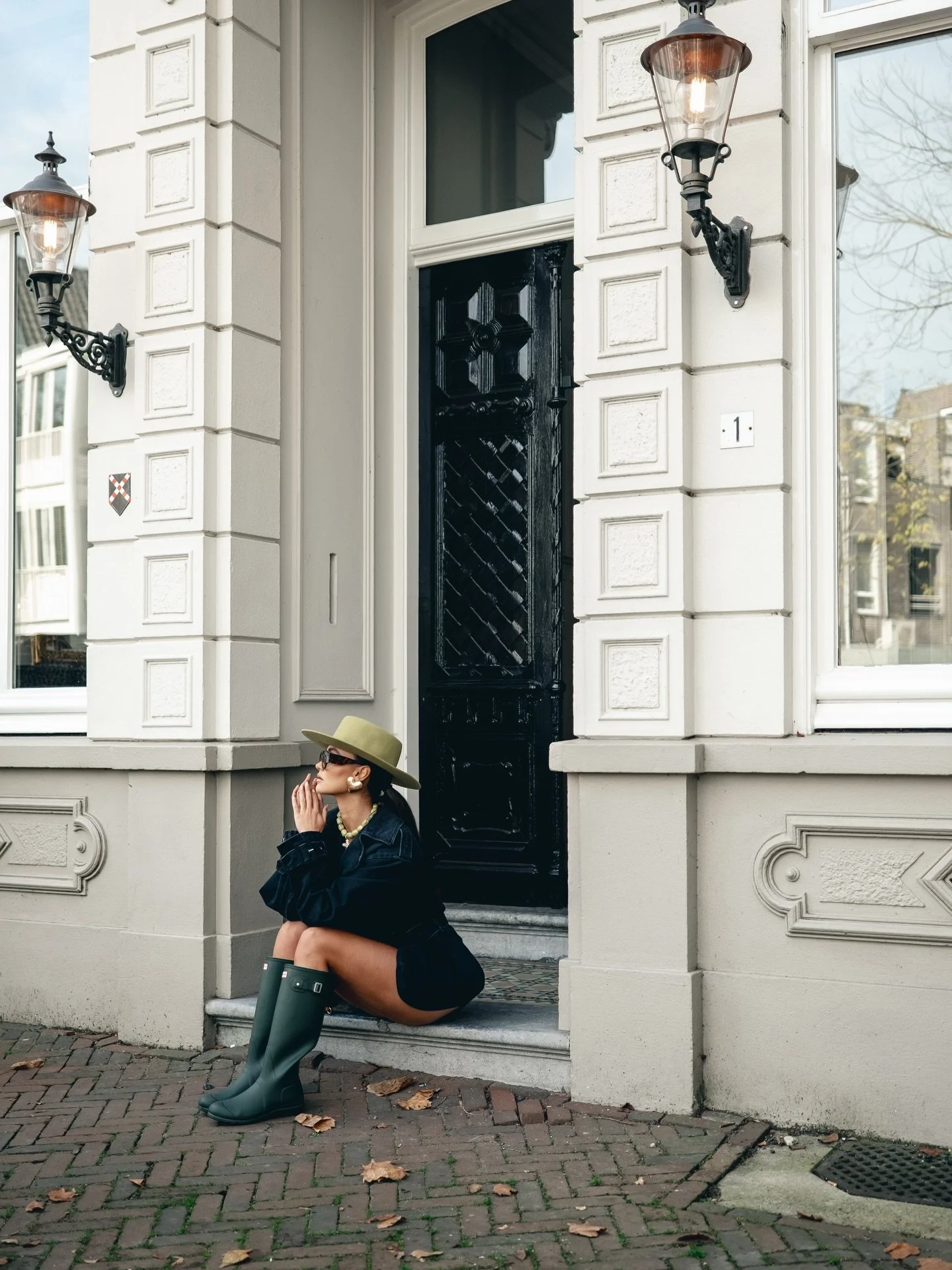 Wanneer je niet kan kiezen tussen alle mooie beelden van deze shoot 😍

Model: @lexiivanoerle 
Muah: @michellenouws.muah 
Location: @themaemaison 
Workshop: @loismaephotography