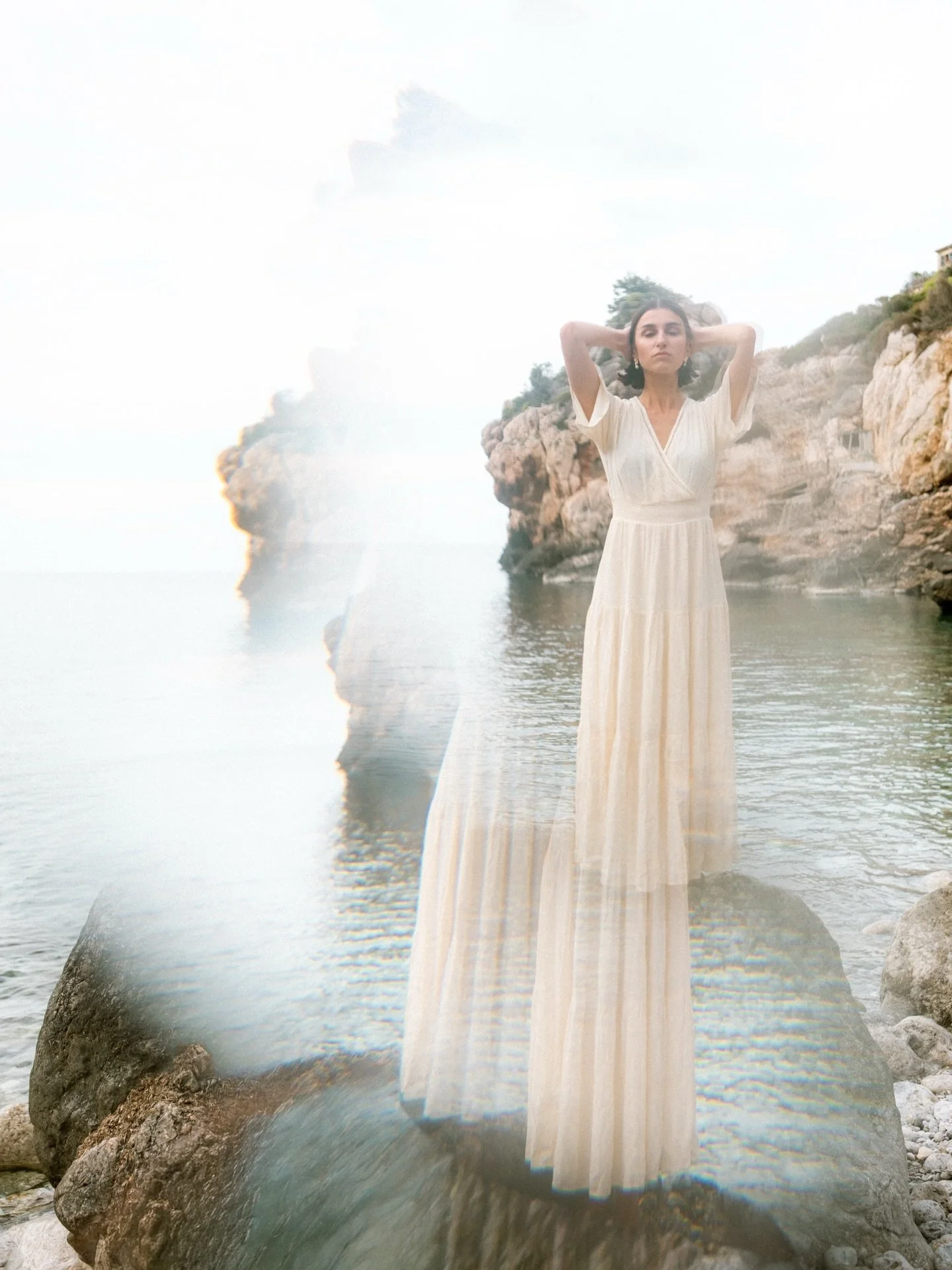 Shots made in Mallorca ✨

Model: @emmypalmyra 
Dress: @ange.paris 
For: @sebbi.mallorca 

#editorialphotography #photography #fashionphotography #fotograaf #fashioncampaign