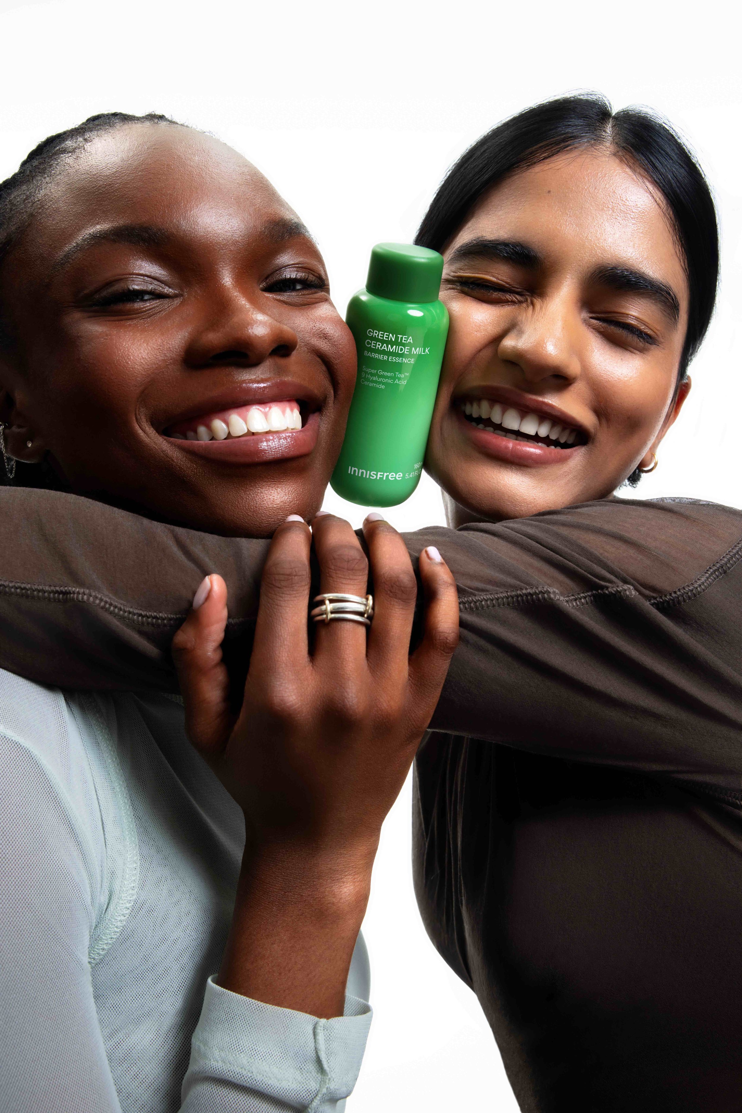 11_MILK-BENEFIT-TEXTURE_DUO-FEMALE_MIA-DIPTI_2808_13117.jpeg