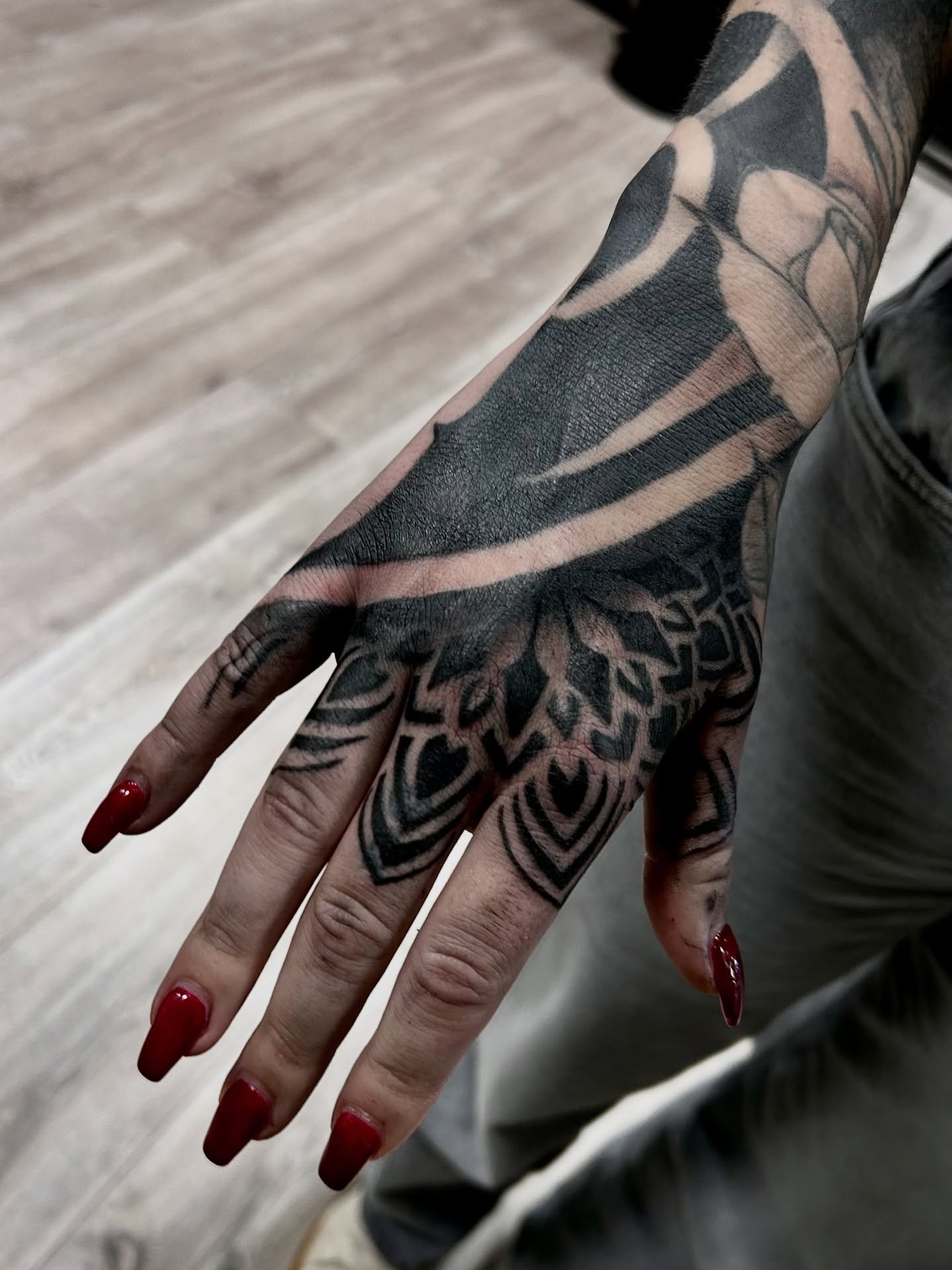 Teil eines Blackout-Projekts f&uuml;r meine Freundin Jenny.
Wenn du Black Tattoos feierst, lass gerne ein Like da oder teil den Post, das hilft mehr Leuten, meine Arbeit zu finden.

Wenn du Interesse an meiner Arbeit hast, schreib mir gern eine DM od