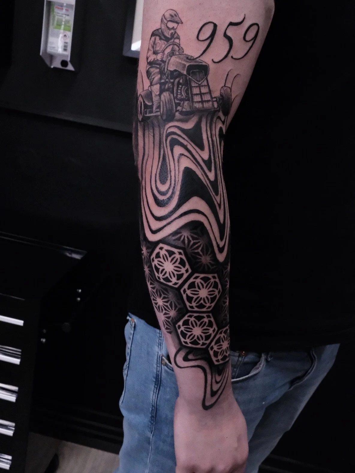 Sleeve in progress.
Different worlds, one flow.

Booking Is open 2026 DM me 🖤