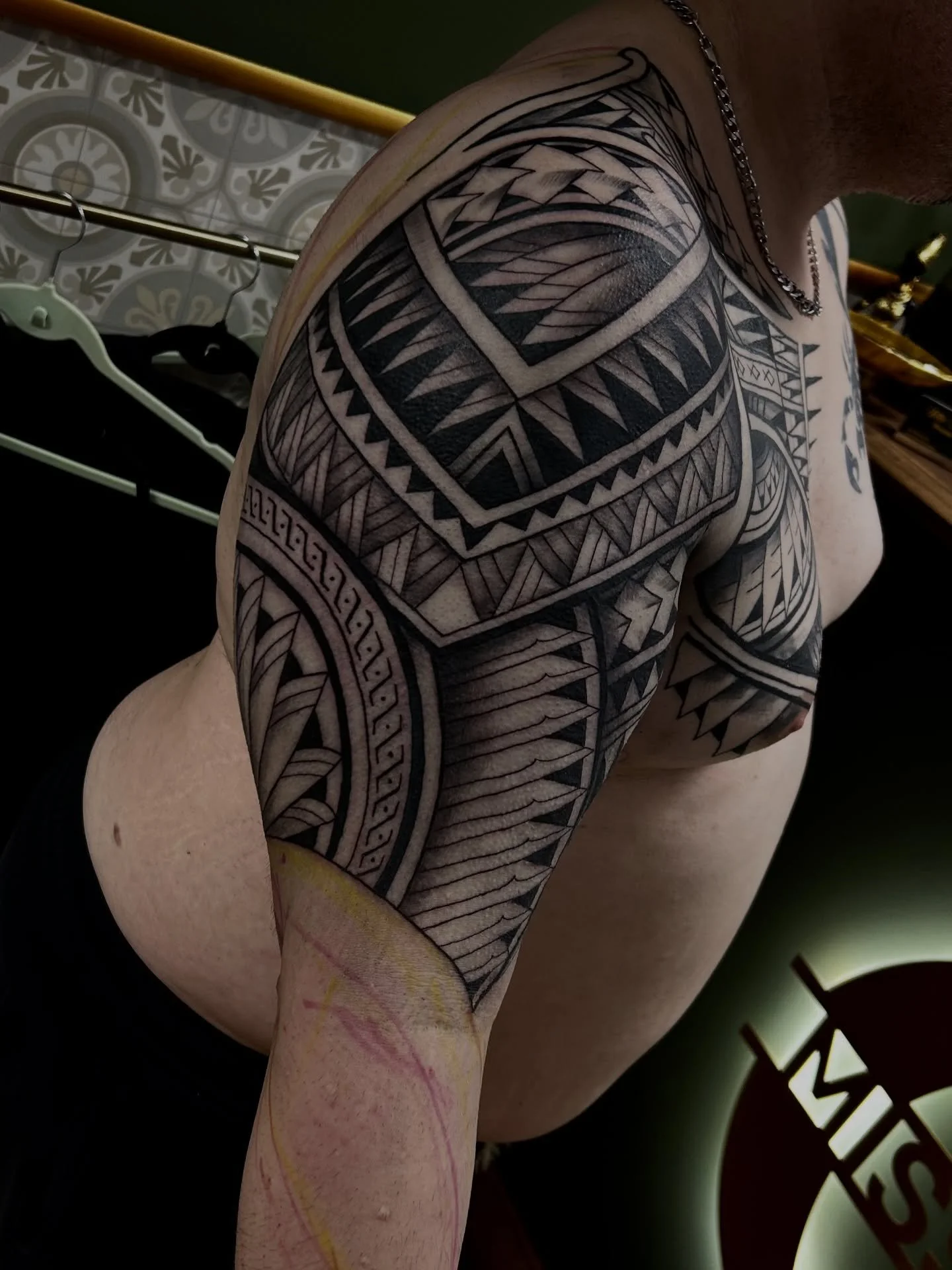 (Another attempt at trying to post content daily.)

Komplett Freehand gestochen.

Termine verf&uuml;gbar im M&auml;rz und April.
Schreib mir eine DM und sichere dir deinen Spot.

Done with
@inkvipercartridges 
@bishoprotary 
@starbutter13