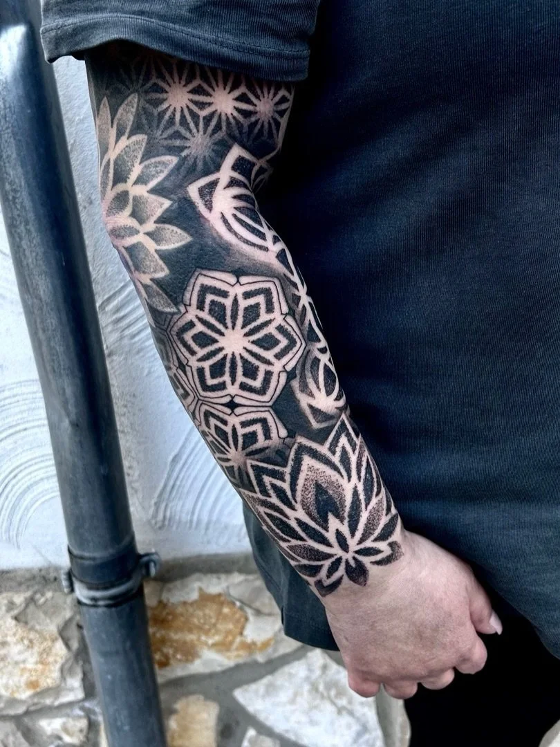 Swipe to check out one of the tattoos I did last week.
Thanks Miri for trusting my vision.
If you&rsquo;d like to get tattooed by me, just hit me up 🤘🏼
-
Done with the best: @inkvipercartridges