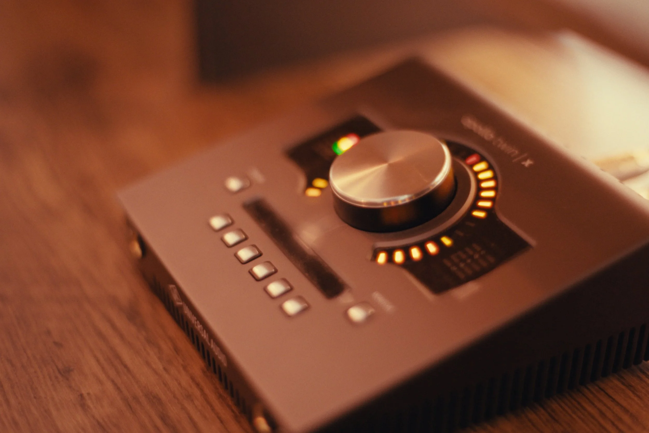 scheda audio apollo twin needa studio milano
