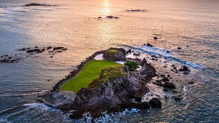 Golf in Nayarit: Where Championship Courses Meet the Pacific