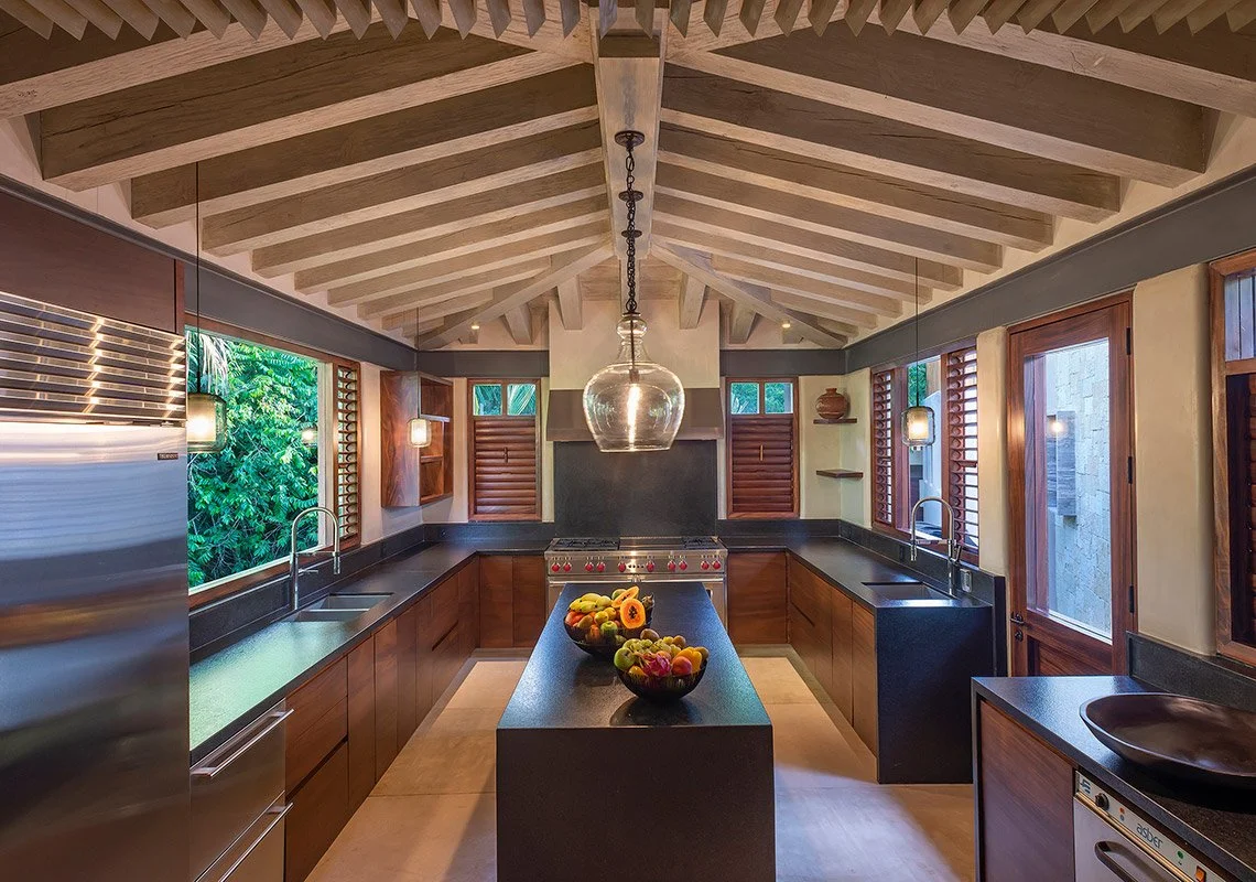 36_CasaRoka_Kitchen-1.jpg