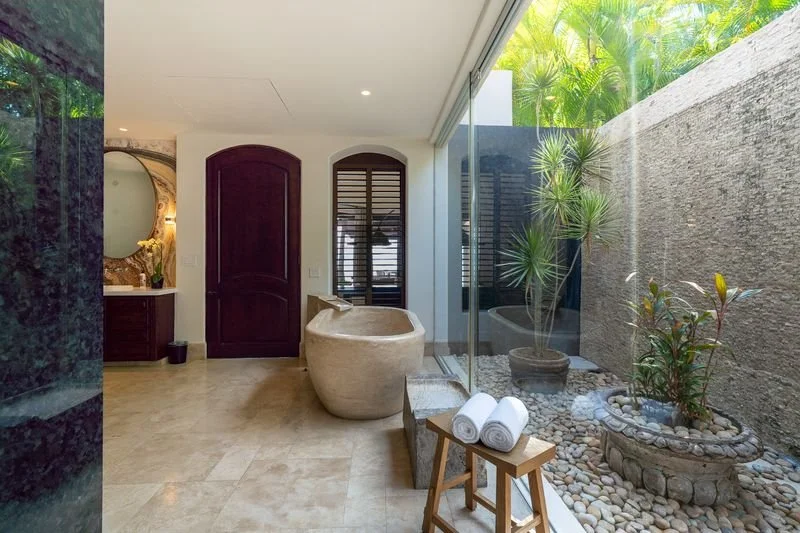 Baño al exterior.jpeg