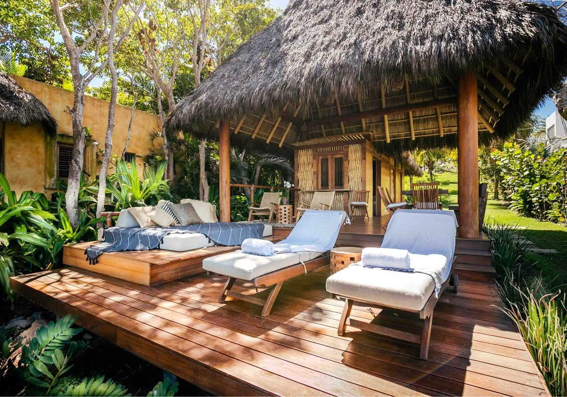 14_Casa Roka-16_Beach_Cabanna.jpg