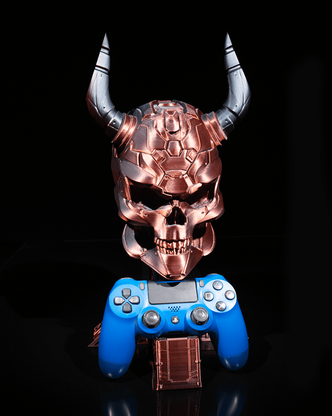 Sci_fi_Skull_Controller_and_Headphone_Holder_8_225d0419a3.png