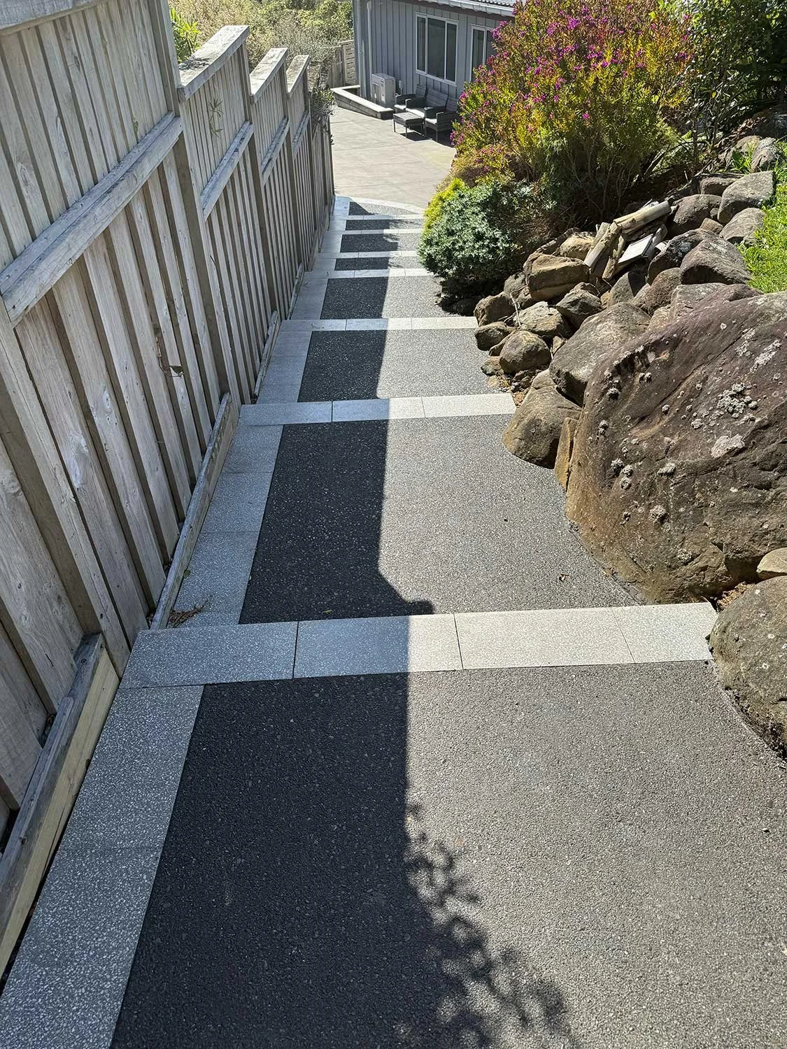 9-Normandale---Steps,-Exposed-Aggregate,-3_-black-oxide,-with-Retaining-blocks-capped-with-pavers,-sealed.jpg