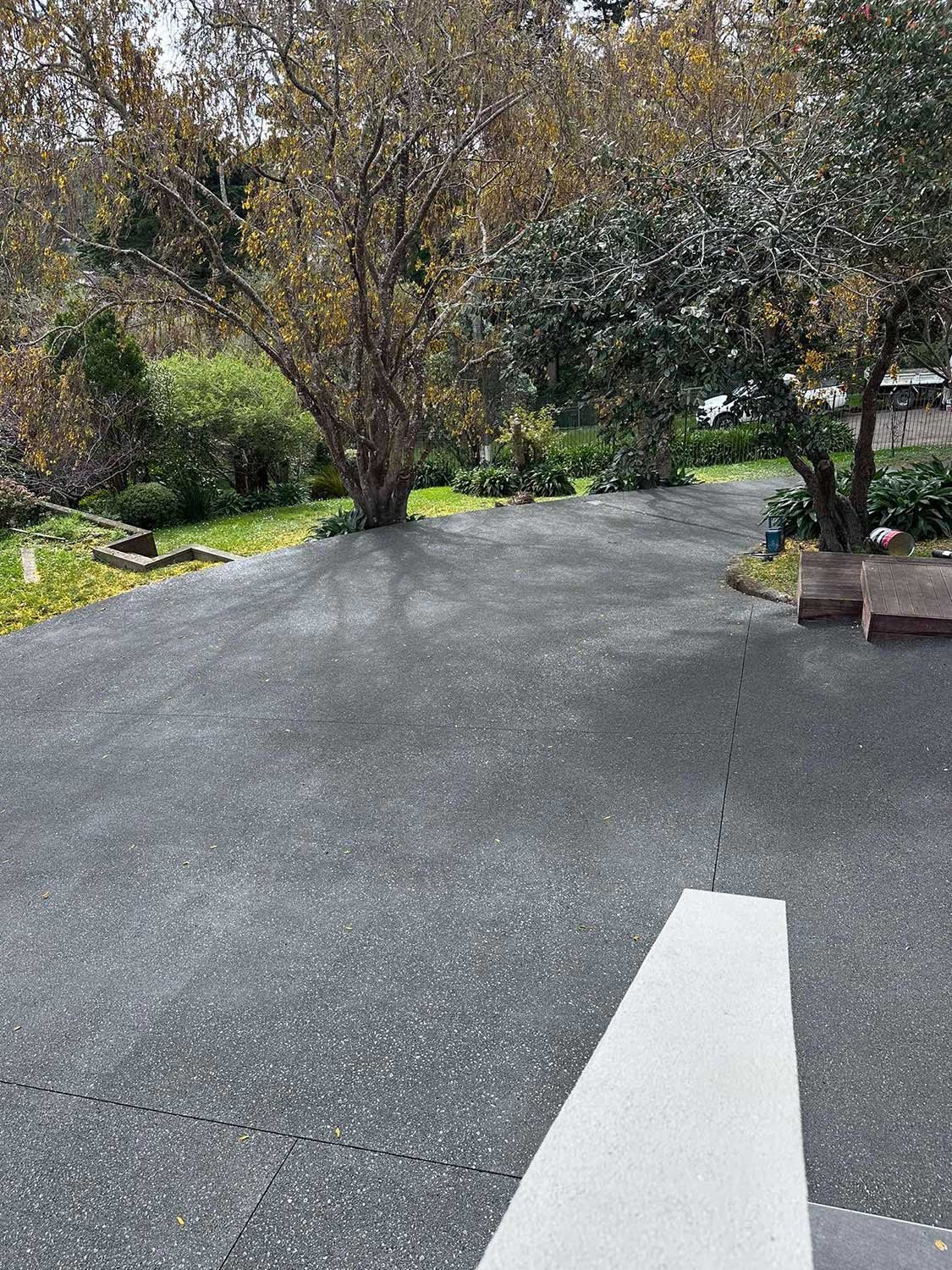 1c-Stokes-Valley---Driveway---Exposed-Aggregate,-3_black-oxide,-sealed.jpg