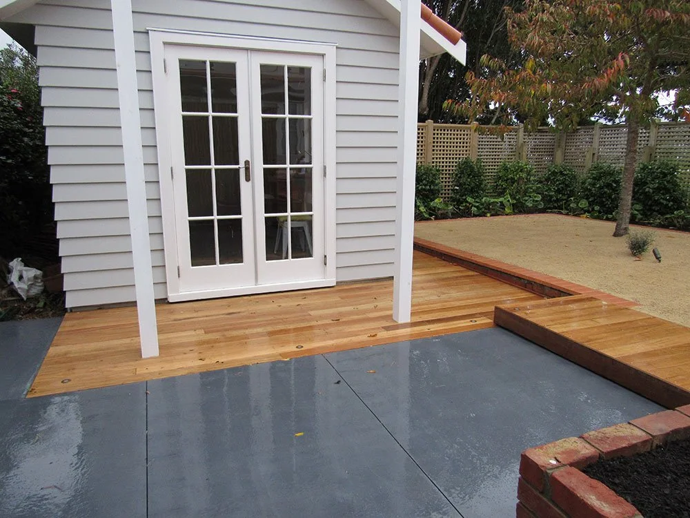1h-Karori---Full-Landscape---Coloured-concrete,-timber-boardwalk-and-deck,-limestone.jpg