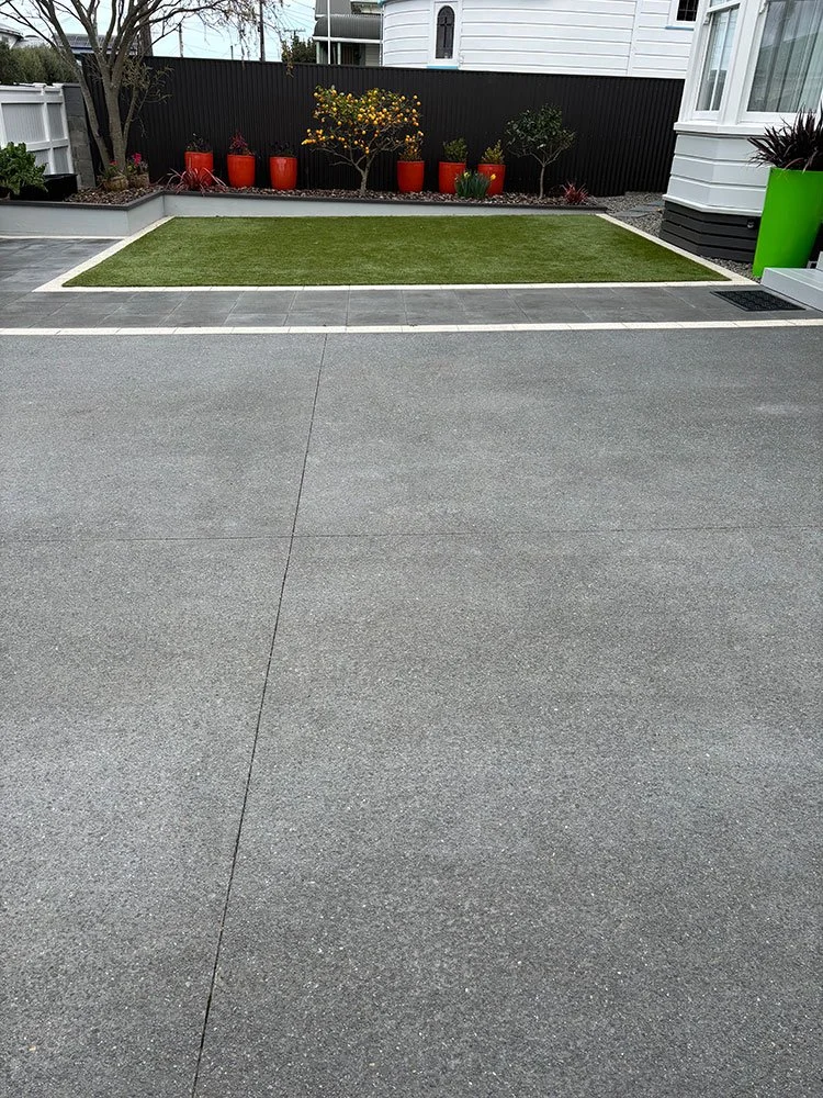 4-Bay-St---Project---Driveway-Exposed-Aggregate-with-Paved-Bordered-edge,-Entranceway-Path,-Paving-Slabs-on-Mortar.jpg