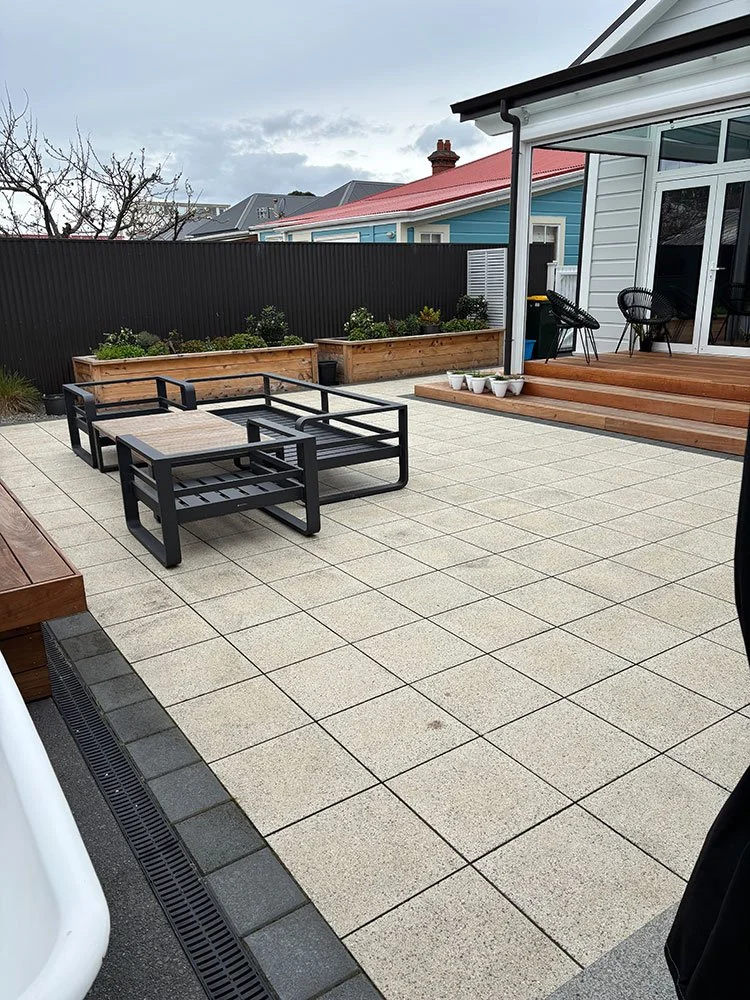 7-Bay-St---Project---Courtyard,-Paving-Slabs-on-Mortar.jpg