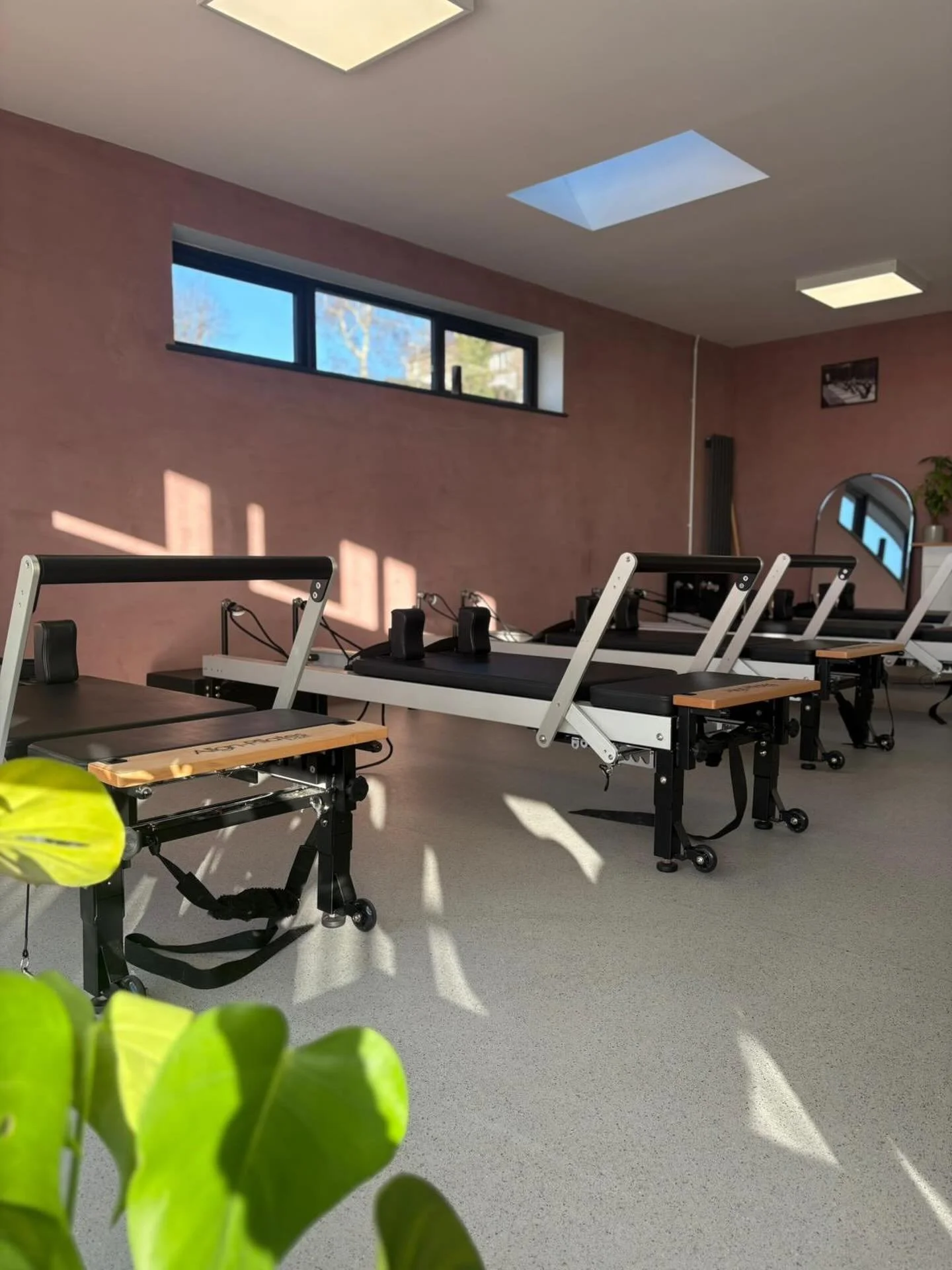 ✨ Festive Pause &amp; What&rsquo;s Coming Next at Zest ✨

We hope you&rsquo;re enjoying this special time with your family and friends 🤍

Just a little note to say we have Reformer Pilates with Verity on Friday 2nd January, and then we&rsquo;re back