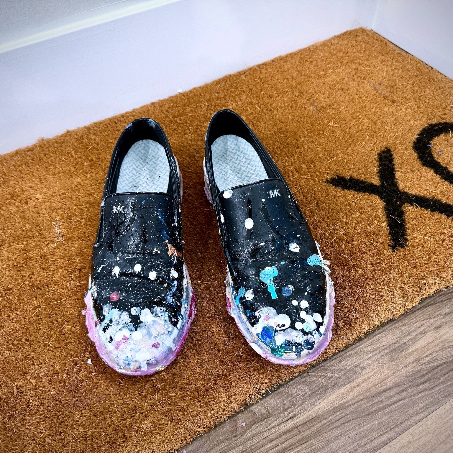 Studio shoes are like tree rings. Every drip marks a moment spent painting. Time recorded in colour instead of wood.

@culturecrawl 

For more information contact us at |
art@helenalexmurray.com
604.723.8664
www.helenalexmurray.com

#CultureCrawl #Cu