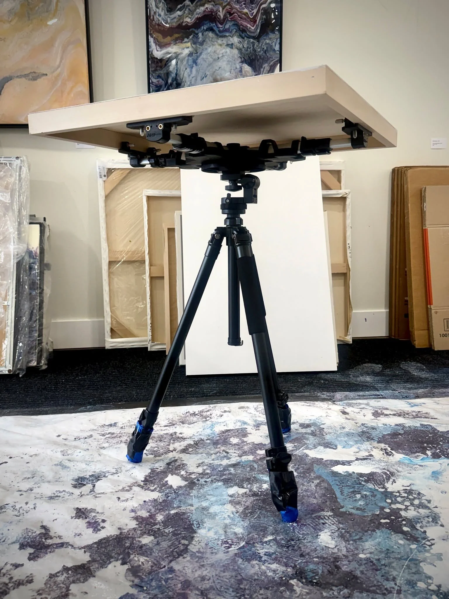 New addition to the studio.

Built for smaller-scale work and much more precision.
Looking forward to seeing what this makes possible. 

Visit me at www.helenalexmurray.com

#StudioSetup #ArtistWorkspace #PaintingProcess #ArtTools #StudioGear #Behind