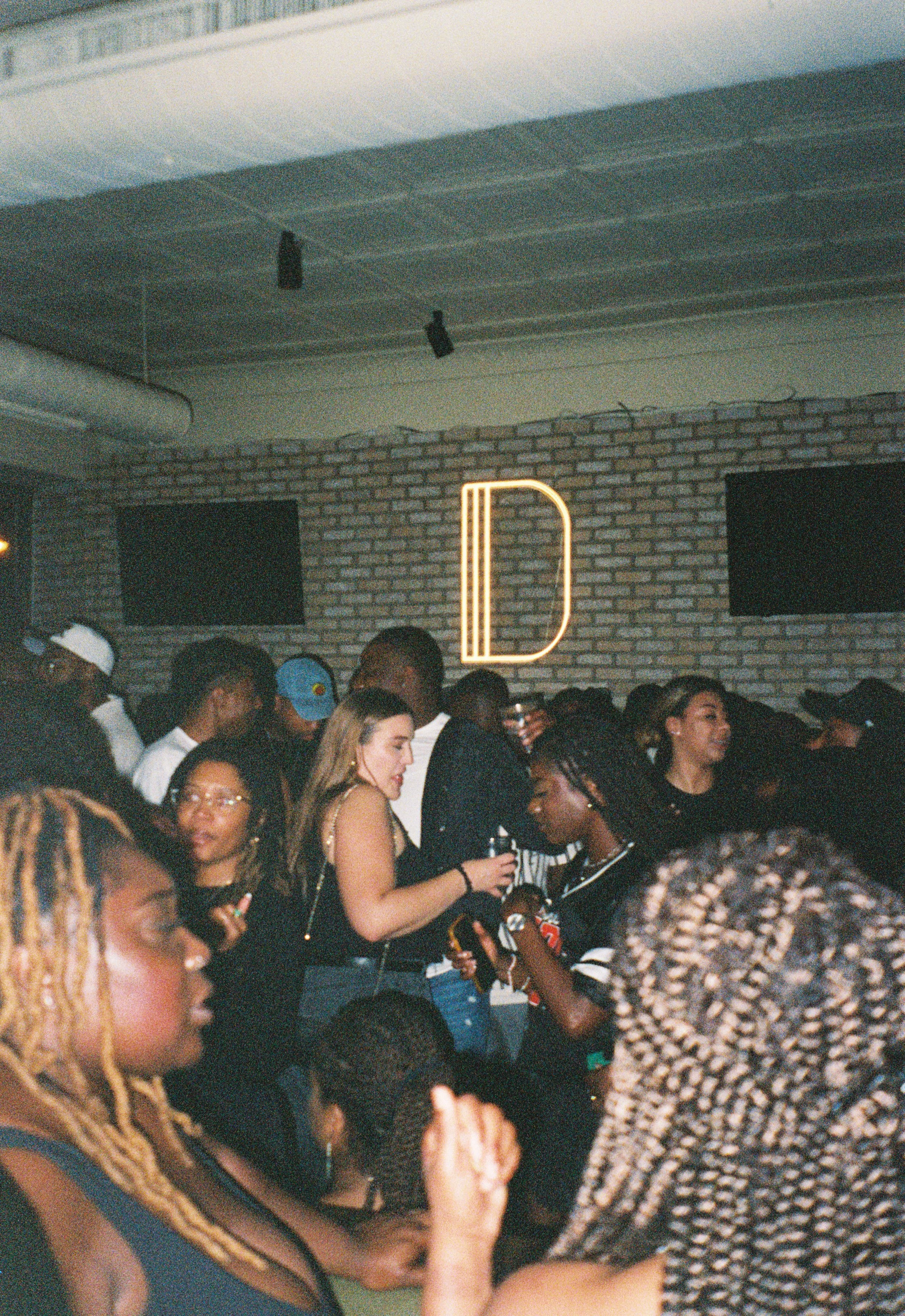 tajahware100943-R1-076-36A.JPG