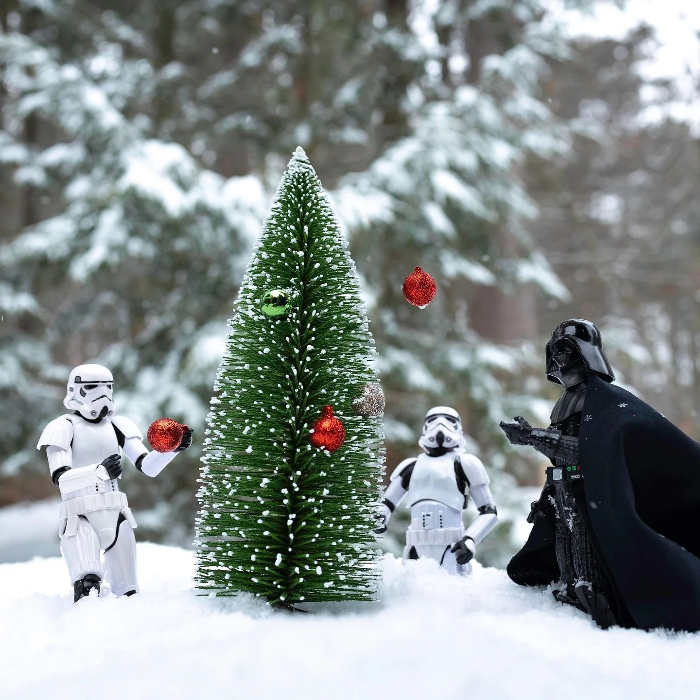 Decorating the tree! #starwars #canonphotography #toyphotography