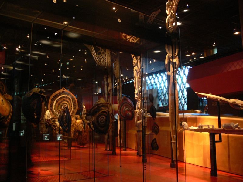 "French Report Recommends the Full Restitution of Looted African Artworks"