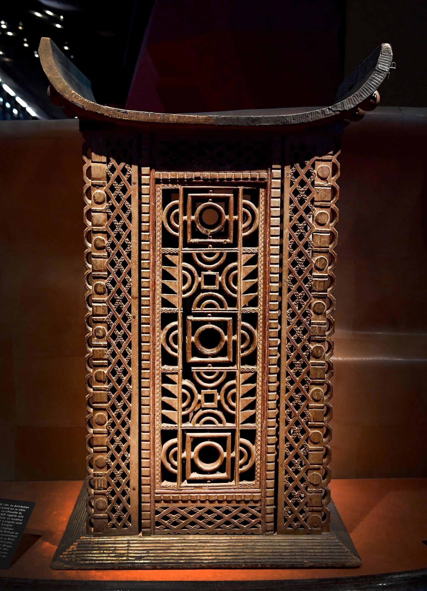 "Return of African Artifacts Sets a Tricky Precedent for Europe’s Museums"