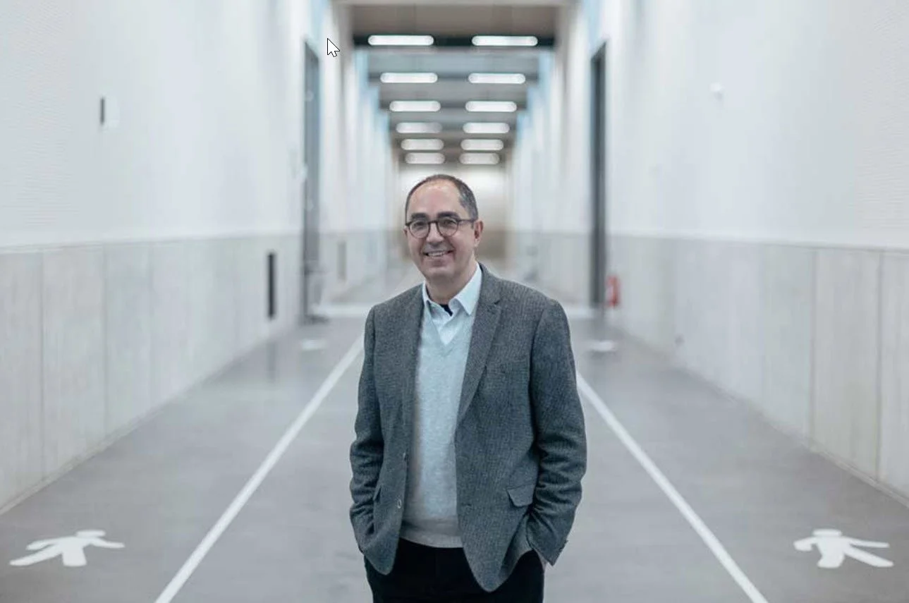 Former Head of Louvre Charged with Fraud - Spring 2022