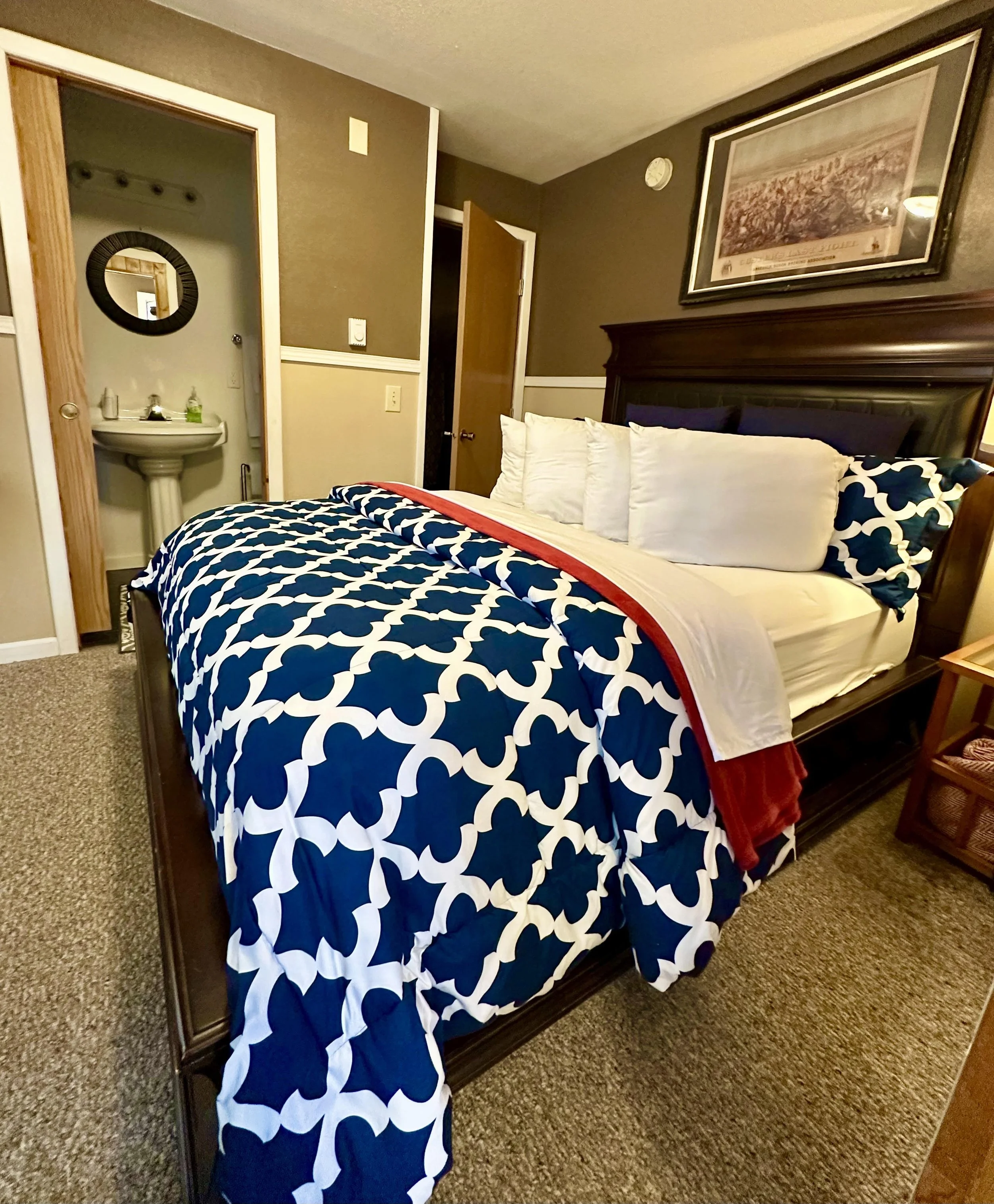 Comfortable King Bed Room