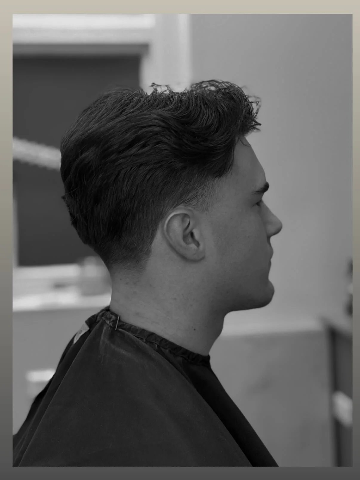 &bull;Curtains and tapers&bull;
 
@jj_sdl 

#barbering #Mullet #wahl #babyliss #skinfade  #buckinghamshire  #aylesbury #menslonghair #buckinghamshirebarber #
#barber #tattoos #cutthroat #jrl #dmi #barberlife #foryoupage #fyp