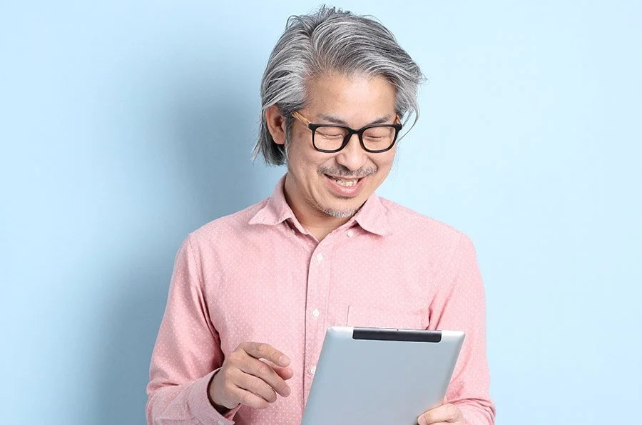 Senior reading tablet