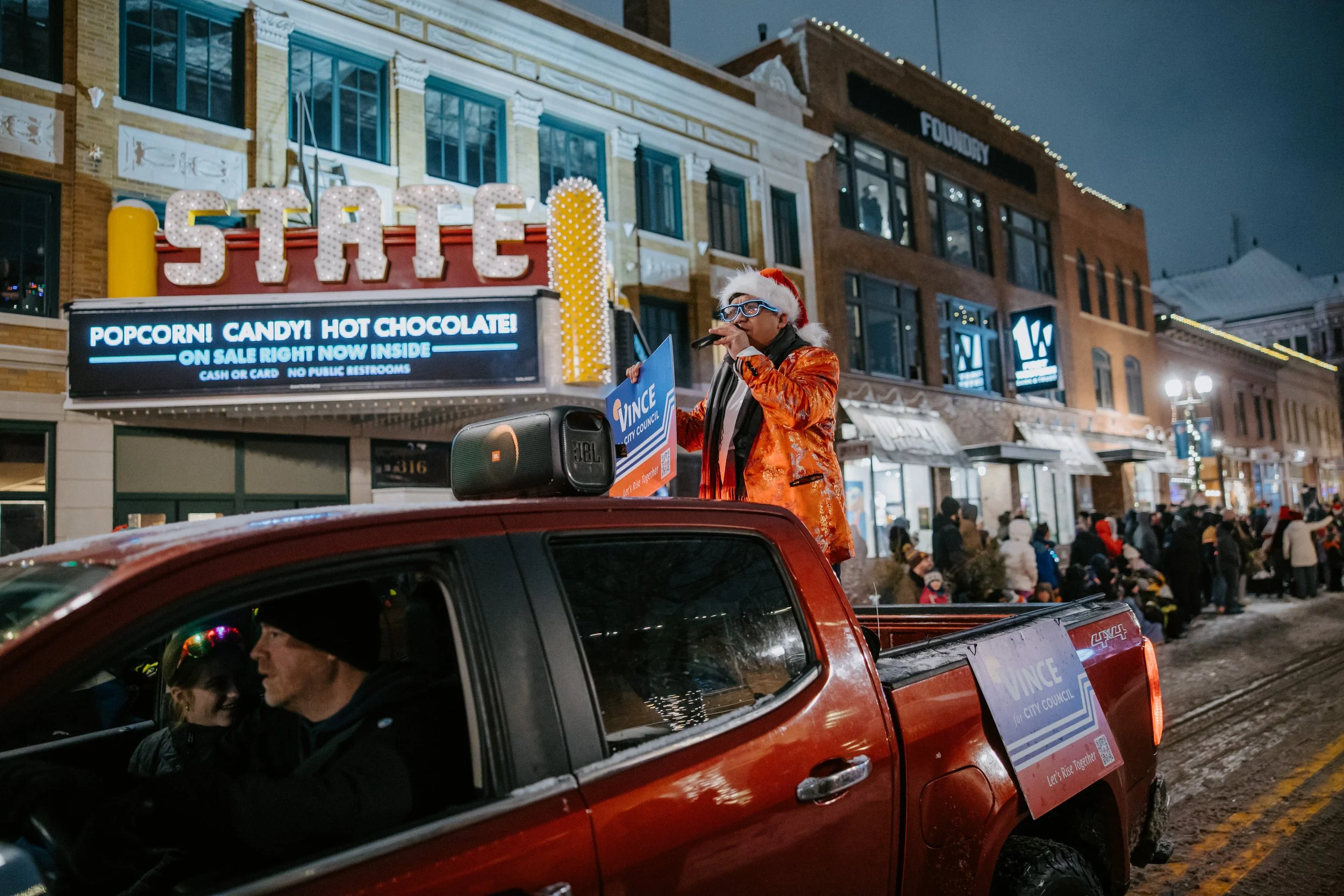 VinceForSiouxFallsCityCouncilAtLarge_ParadeOfLights2025_042.JPG