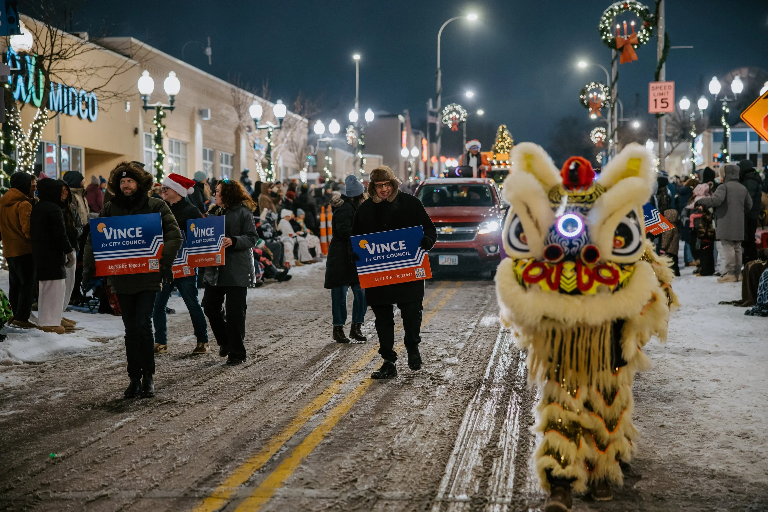 VinceForSiouxFallsCityCouncilAtLarge_ParadeOfLights2025_023.JPG