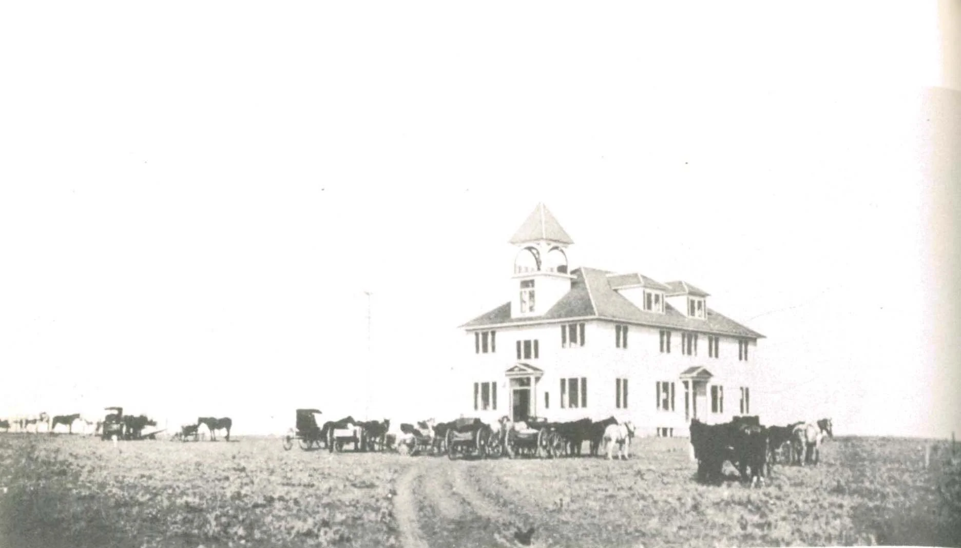 jireh 3 commencement ceremony 1910.jpg