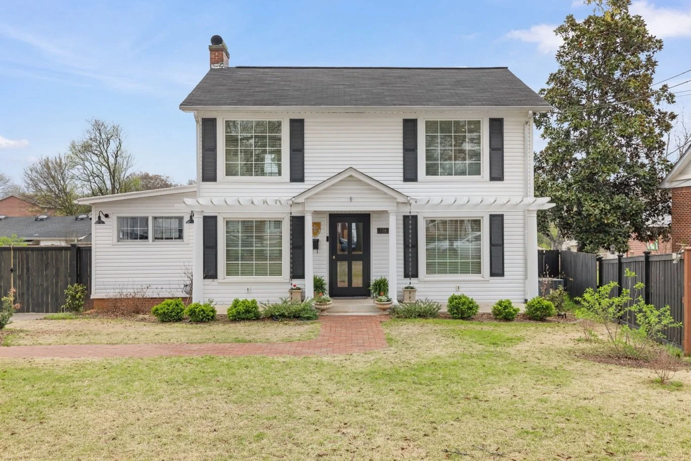 124 W Lelia is the one you&rsquo;ve been waiting on! Featuring four bedrooms and two and a half updated bathrooms, it blends timeless architectural detail with thoughtful upgrades. The main level features a formal living room, dining room, half bath,