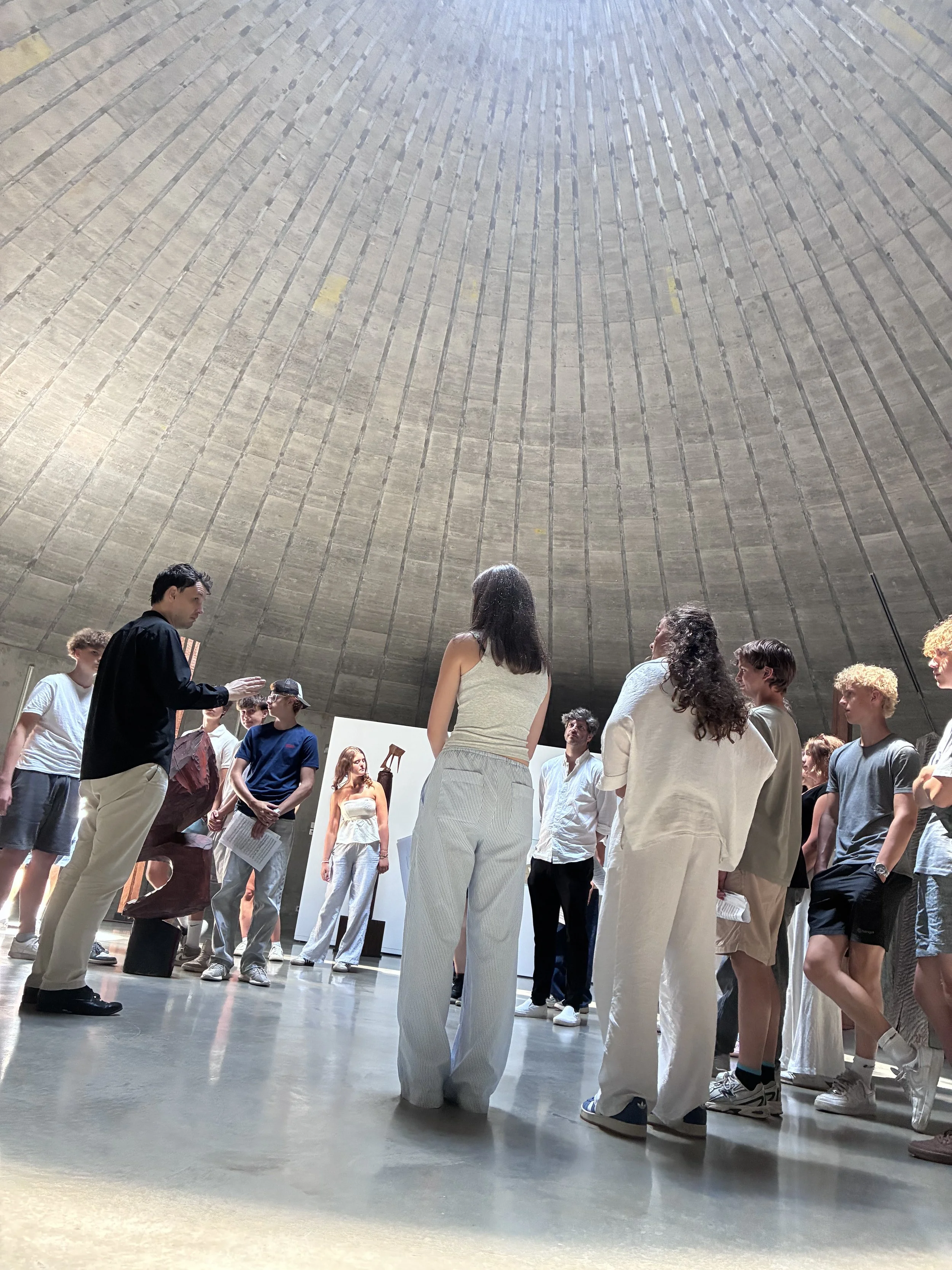 Kai Johannes Polzhofer works with teenagers on Pauline Oliveros