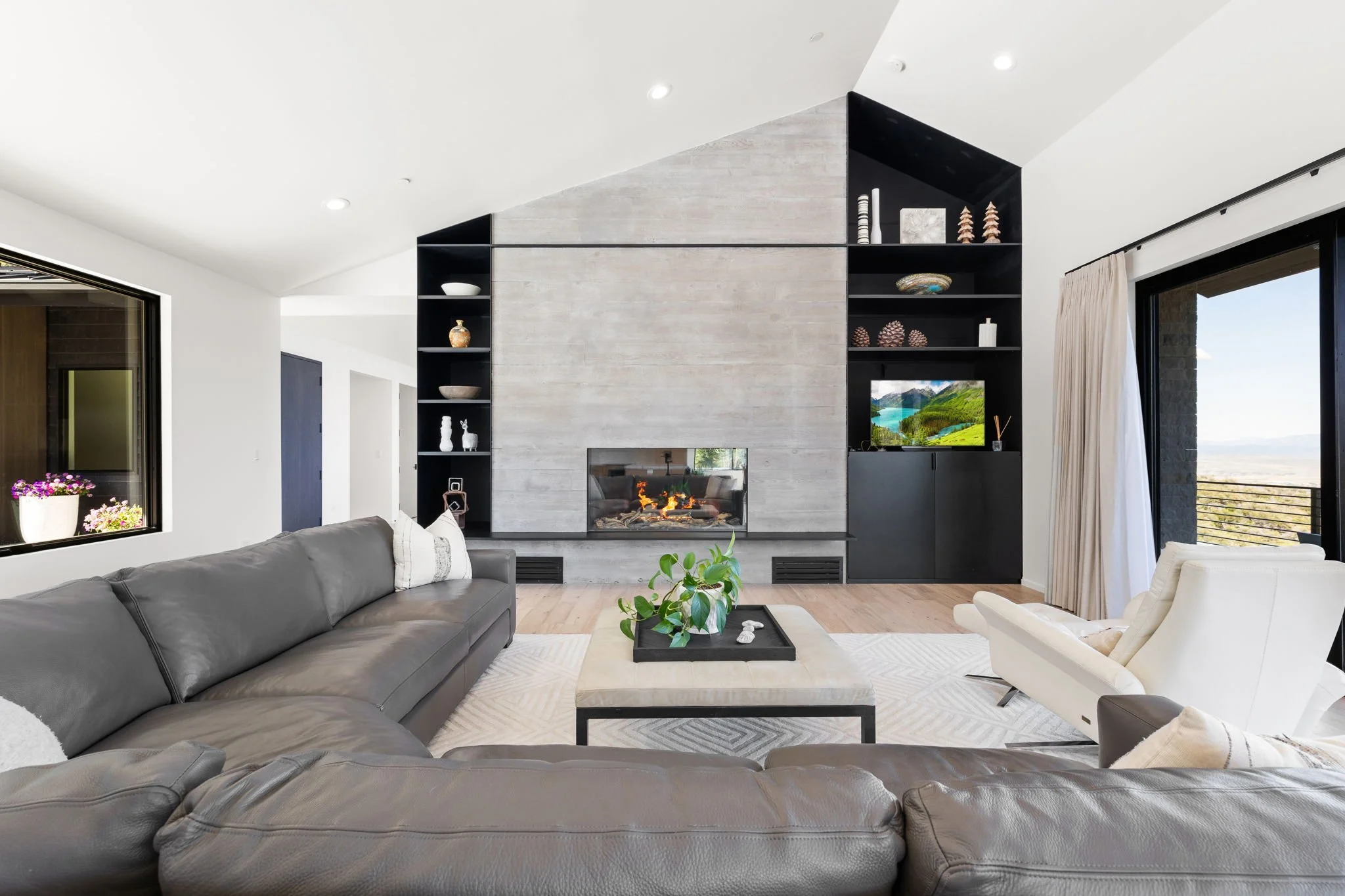 7a. 12-web-or-mls-7J4A4909.jpg